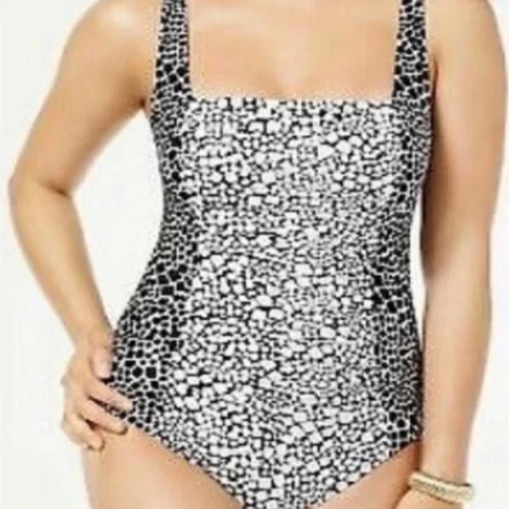 Calvin Klein One‎ Piece Black White Pleated Front Swimsuit Size 8